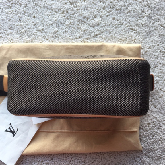 Louis Vuitton Citadin Messenger Bag. - Picture 4 of 9